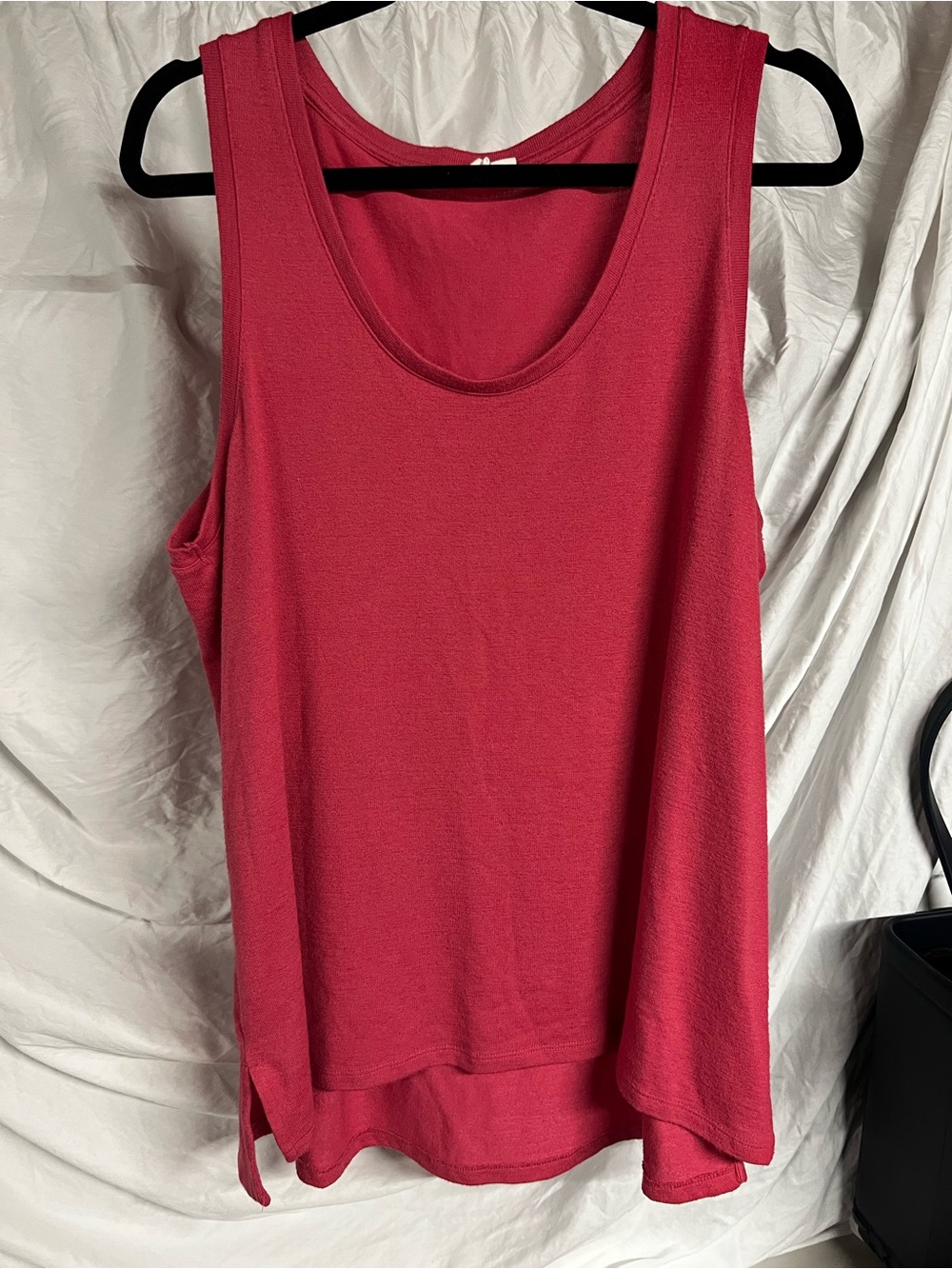 GAP Women’s Sleeveless Tank Top - Raspberry